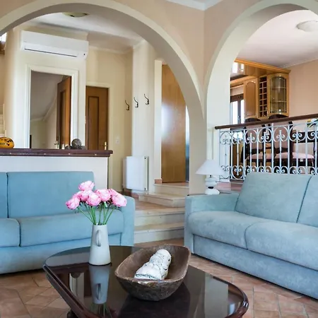 Villa Cara *